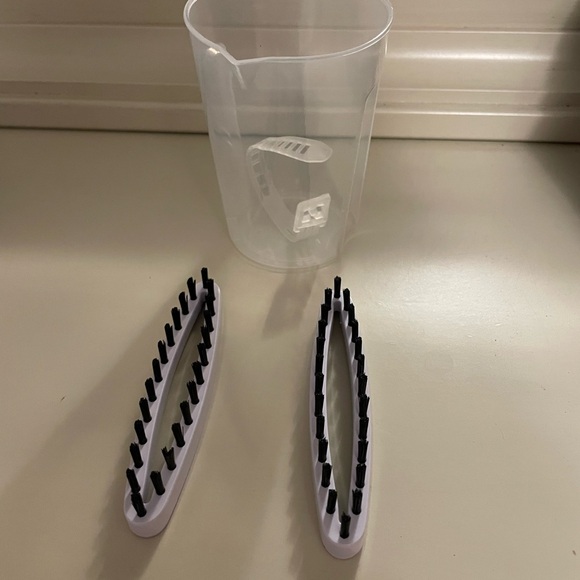 Like new garment steamer. Used once. hasbrush attachments. Distilled water rec. - Picture 4 of 4